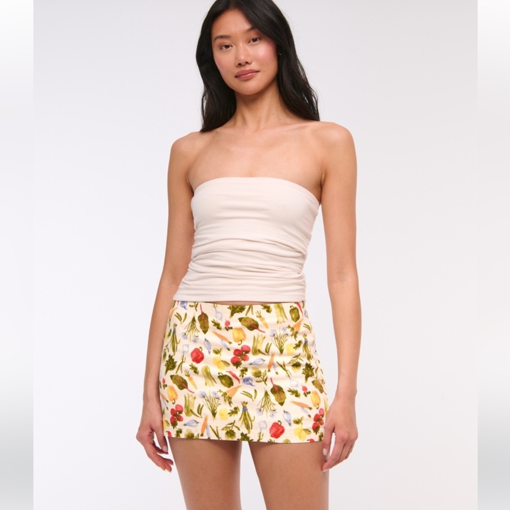 The A&F Scarlett Mid Rise Linen-Blend Mini Skot - Picture 7 of 8